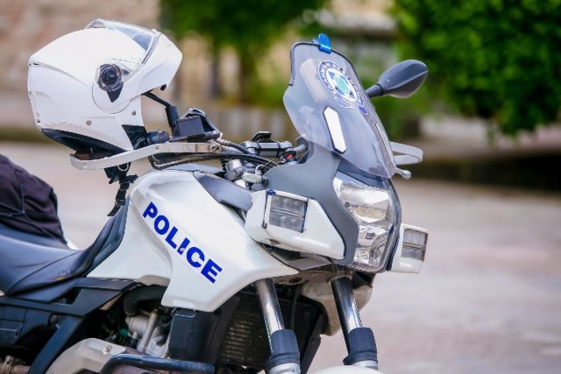 Συνελήφθη ημεδαπός σε περιοχή της Πρέβεζας για παράνομες εργασίες στον αιγιαλό 