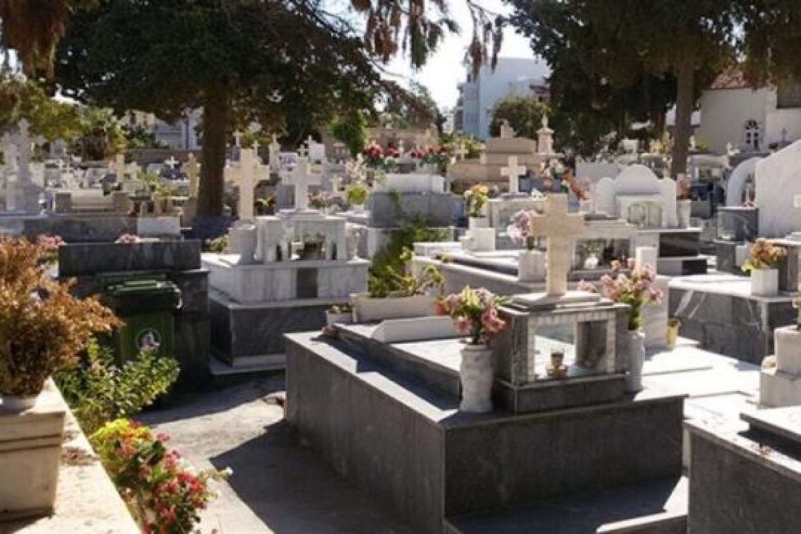 Τραγωδία στη Λαμία: Κατέρρευσε και πέθανε την ώρα που έσκαβε τάφο για συμπολίτη του