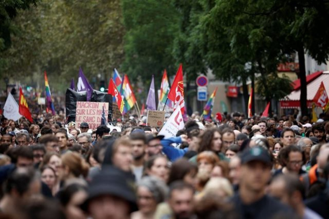 Γαλλία: Στους δρόμους χιλιάδες αριστεροί διαδηλωτές κατά του Μακρόν