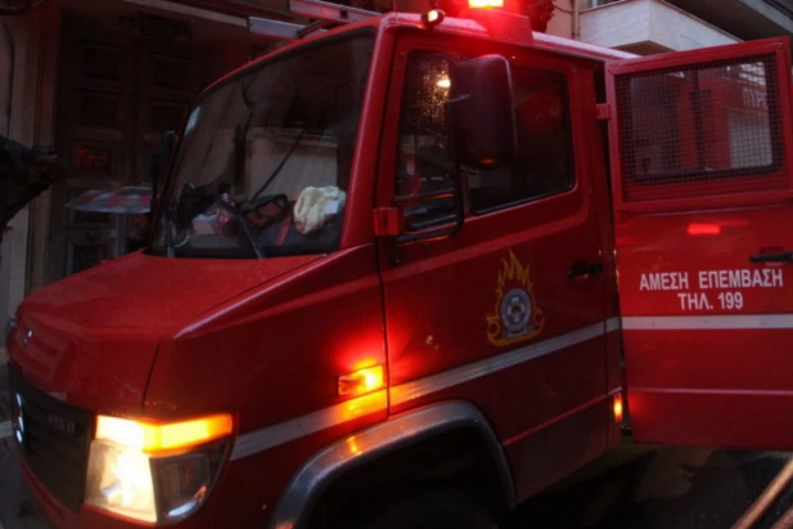 Πυρκαγιά σε εγκαταλελειμμένο κτήριο στου Ρέντη
