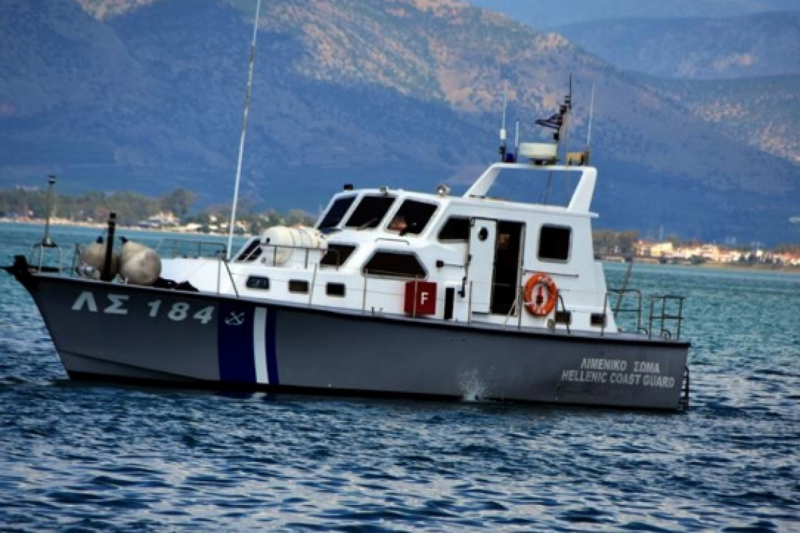 Χίος: Καταδίωξη σκάφους με 27 μετανάστες - Συνελήφθη ο Τούρκος διακινητής