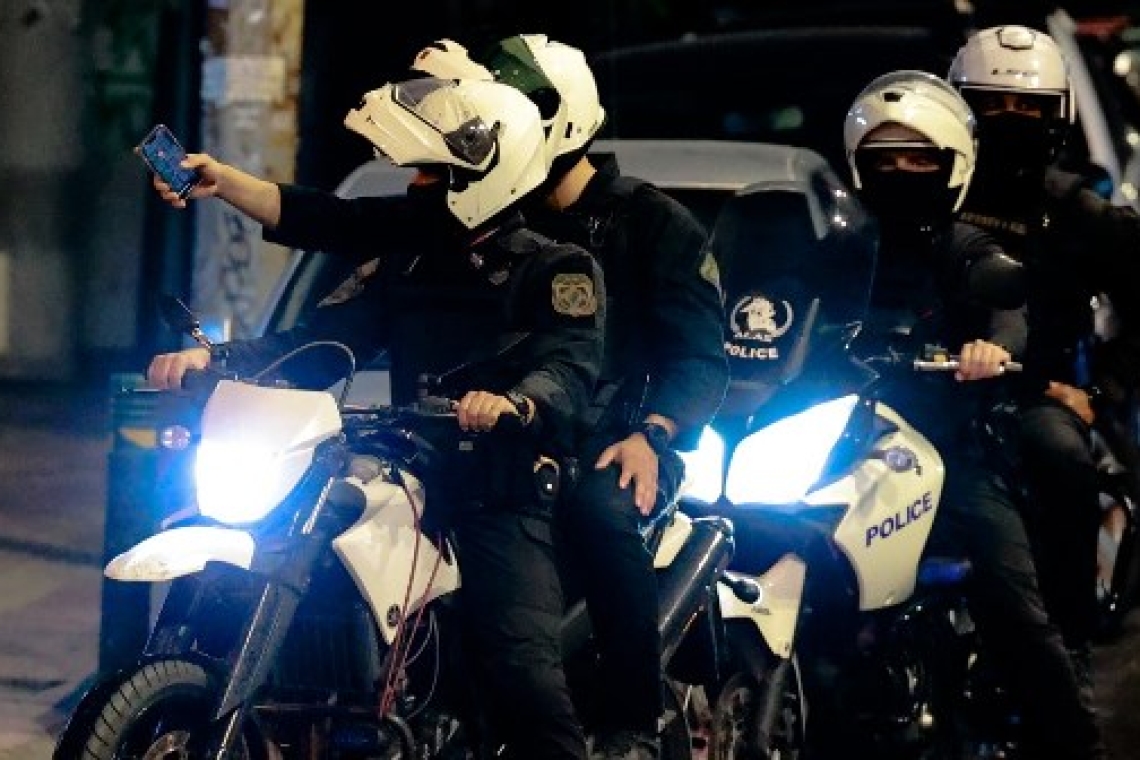 Συνελήφθησαν δύο ημεδαποί για διαδοχικές κλοπές από σούπερ-μάρκετ 