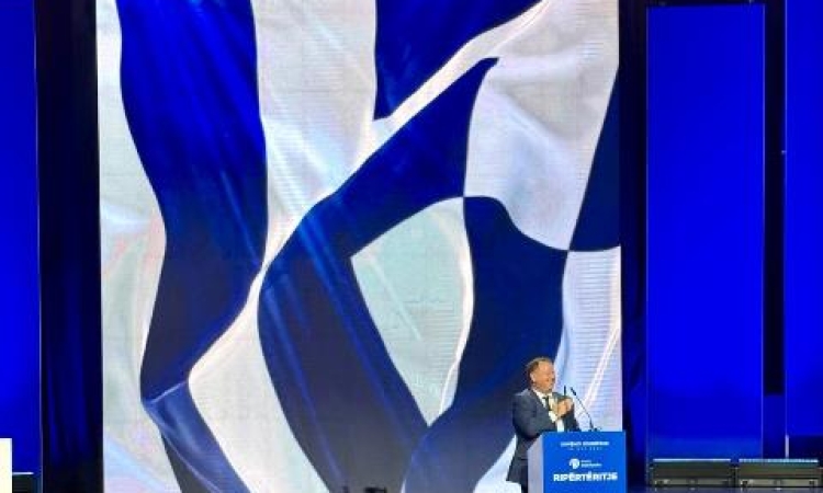 Ο Βασίλης Γιόγιακας στο συνέδριο του Δημοκρατικού Κόμματος Αλβανίας