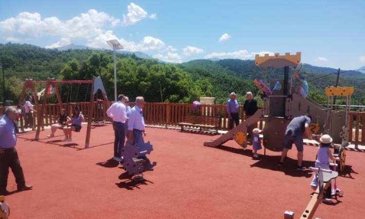 Ιωάννινα: Εγκαινιάστηκε η νέα παιδική χαρά στην Μάζια